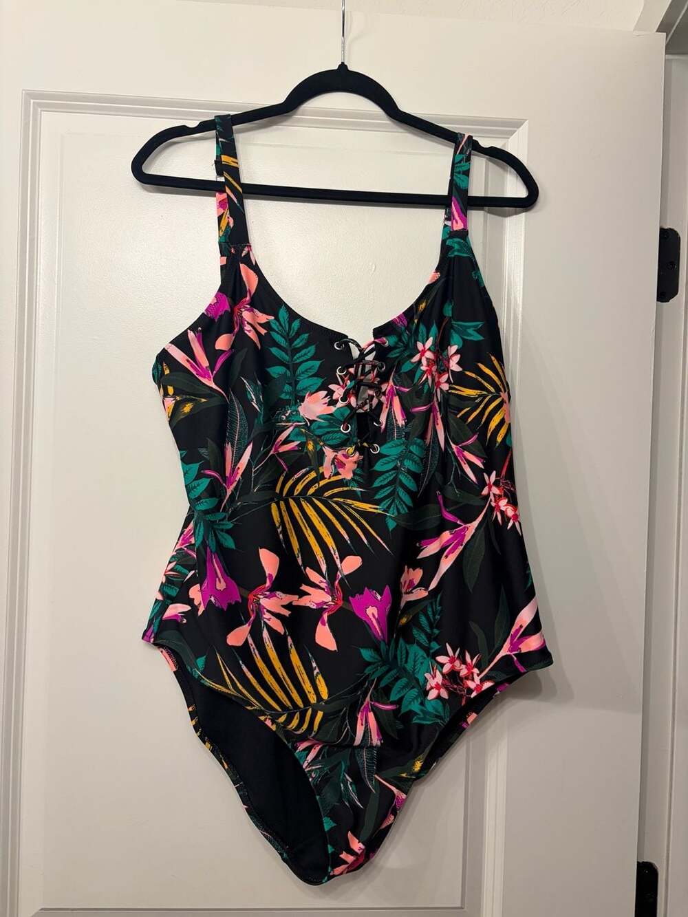 Old Navy Lace Up One Piece Swimsuit XXL